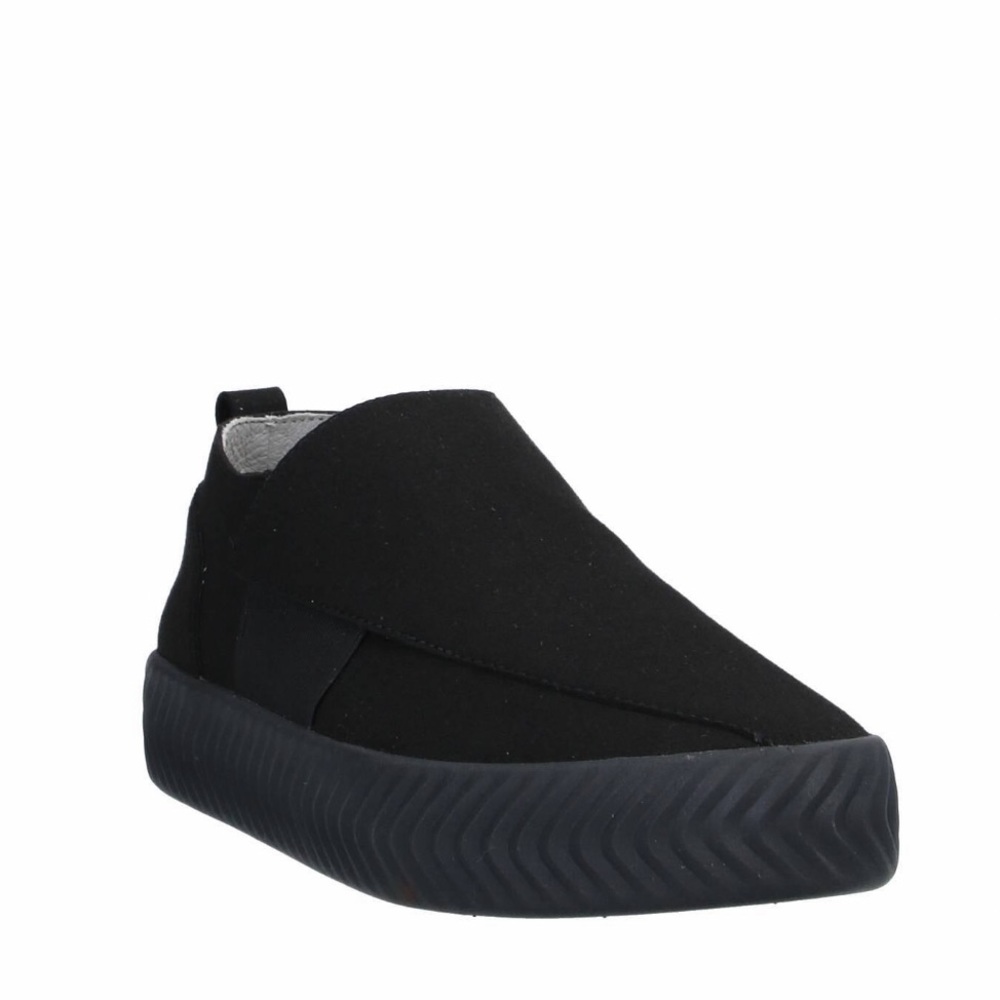 Fessura women’s black sneakers